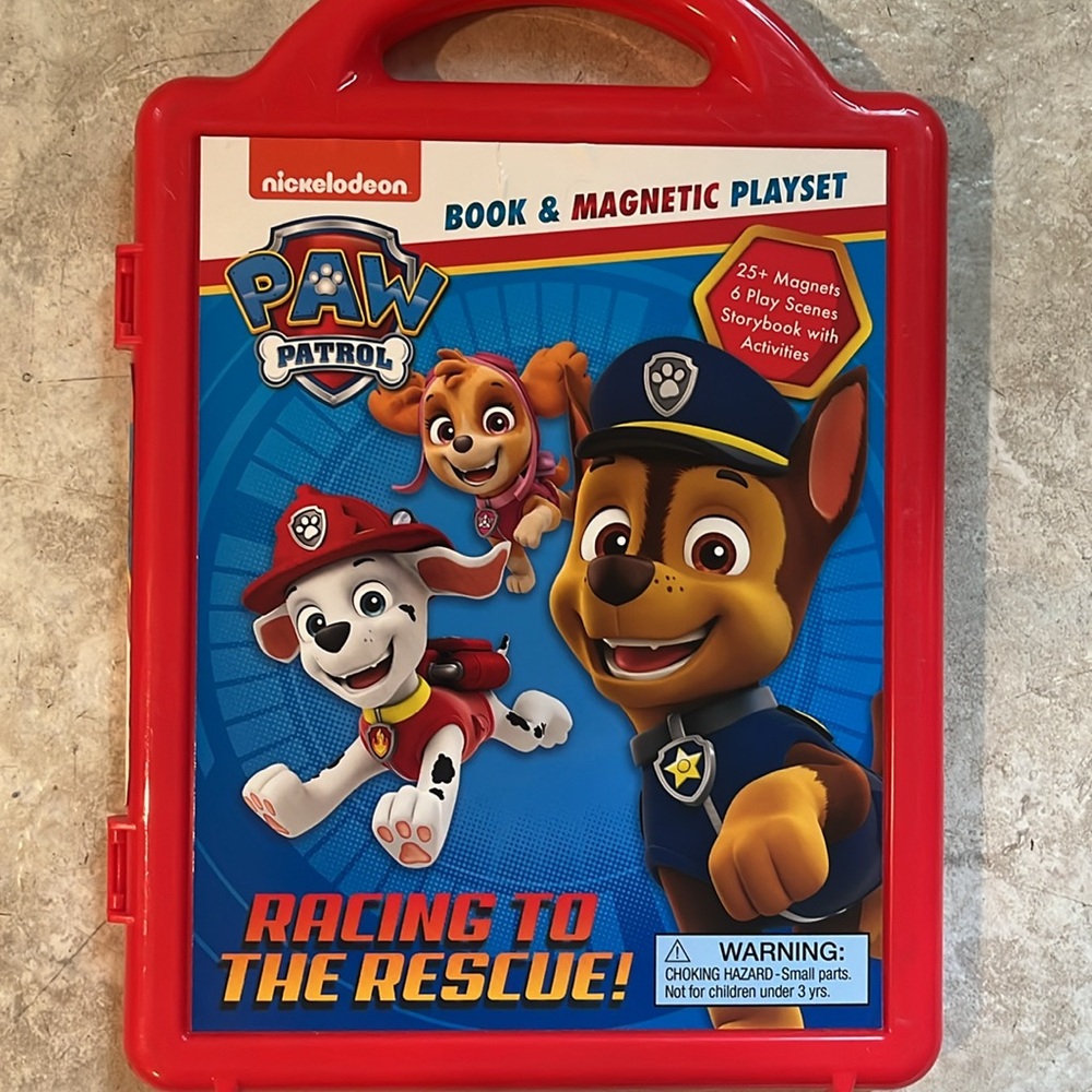 Paw Patrol Book & Magnetic Play set Racing to the Rescue.